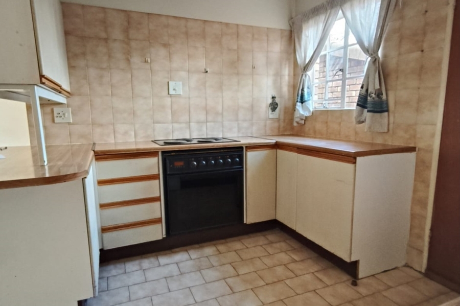 1 Bedroom Property for Sale in Brummeria Gauteng