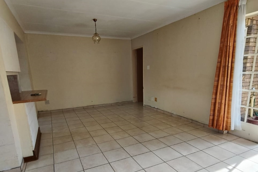 1 Bedroom Property for Sale in Brummeria Gauteng