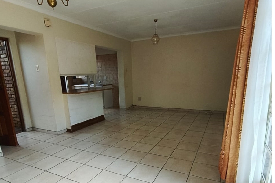 1 Bedroom Property for Sale in Brummeria Gauteng