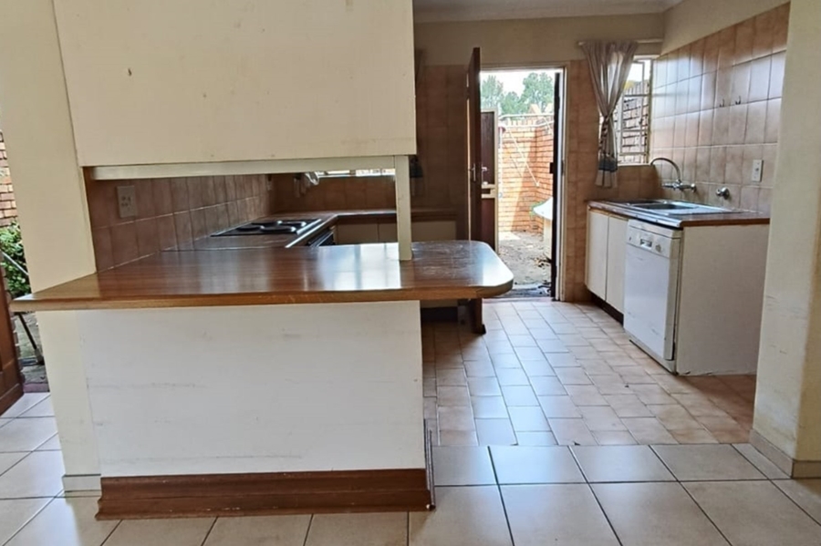 1 Bedroom Property for Sale in Brummeria Gauteng
