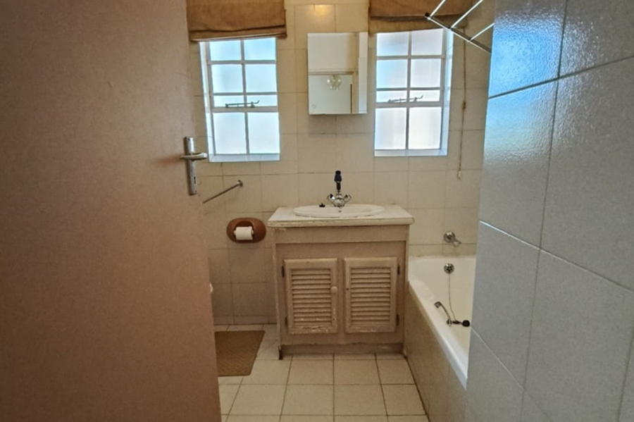1 Bedroom Property for Sale in Brummeria Gauteng