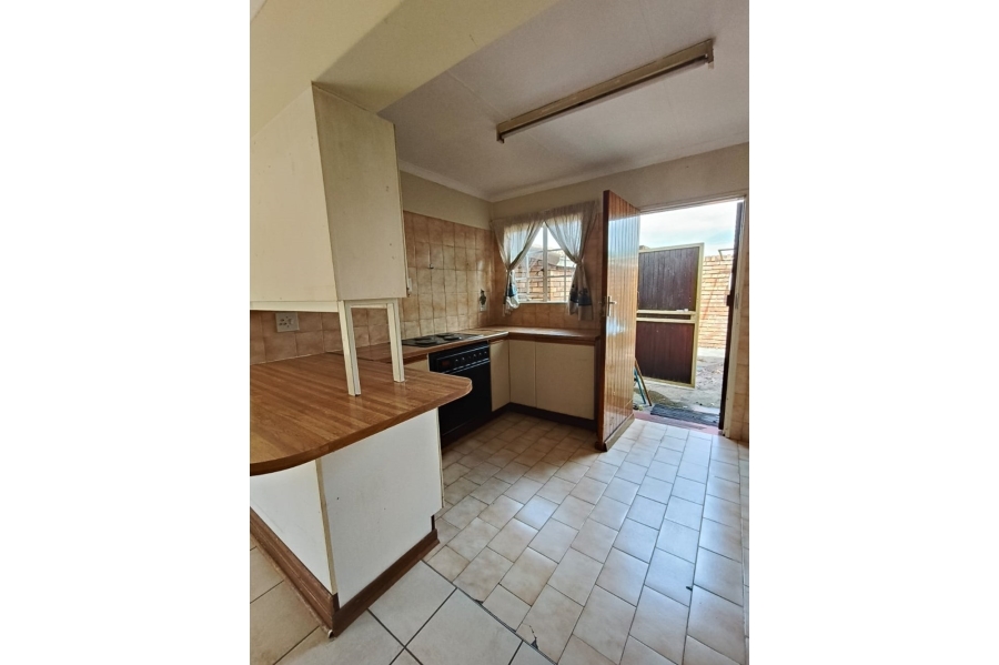 1 Bedroom Property for Sale in Brummeria Gauteng