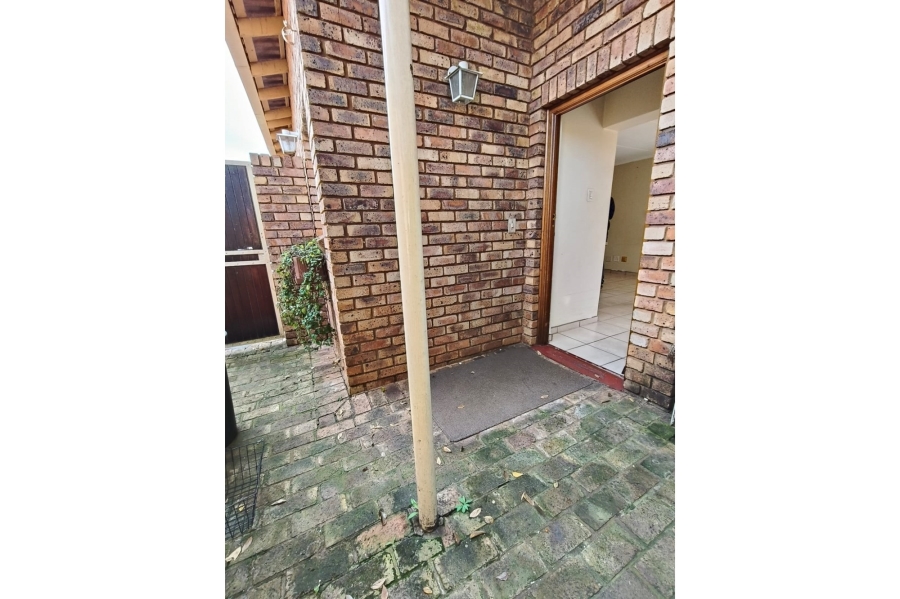1 Bedroom Property for Sale in Brummeria Gauteng