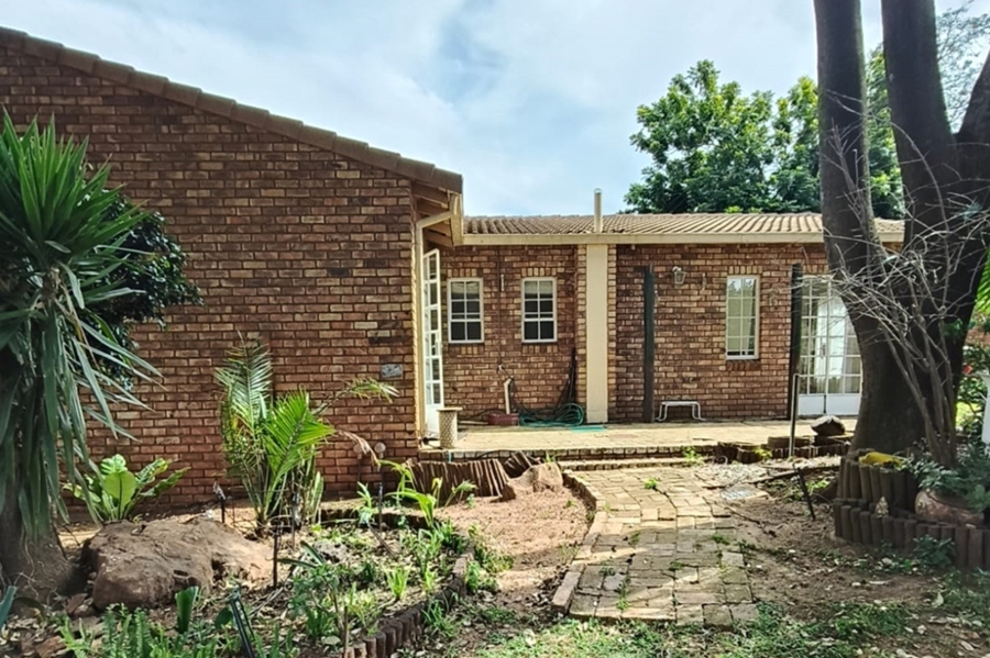 1 Bedroom Property for Sale in Brummeria Gauteng