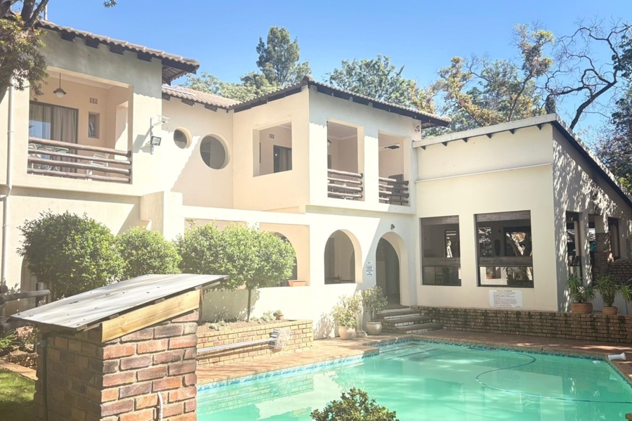 16 Bedroom Property for Sale in Magaliessig Gauteng