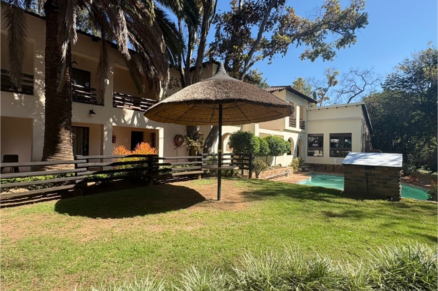 16 Bedroom Property for Sale in Magaliessig Gauteng