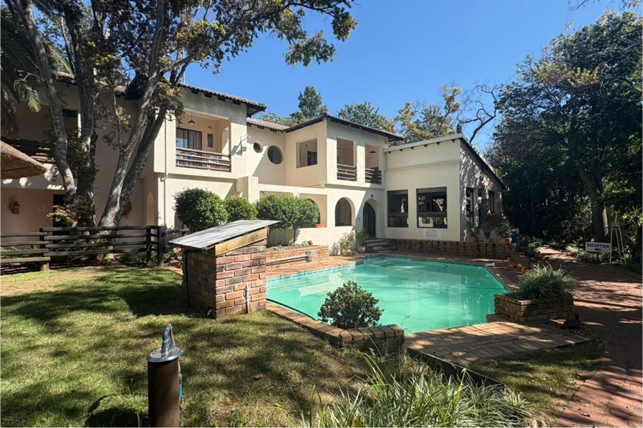 16 Bedroom Property for Sale in Magaliessig Gauteng
