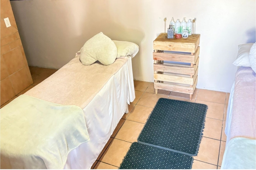 16 Bedroom Property for Sale in Magaliessig Gauteng
