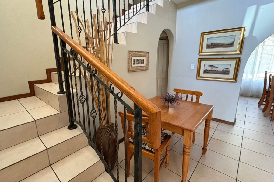 16 Bedroom Property for Sale in Magaliessig Gauteng