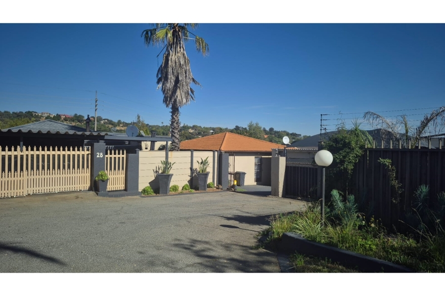 3 Bedroom Property for Sale in Noordheuwel Gauteng