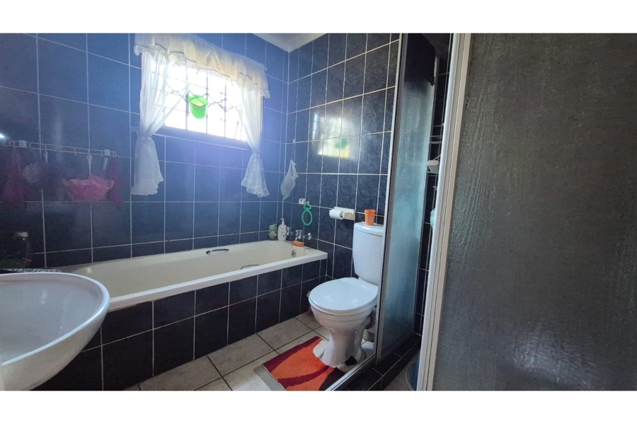 3 Bedroom Property for Sale in Noordheuwel Gauteng