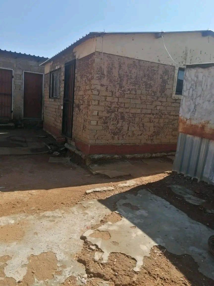 1 Bedroom Property for Sale in Bram Fischerville Gauteng
