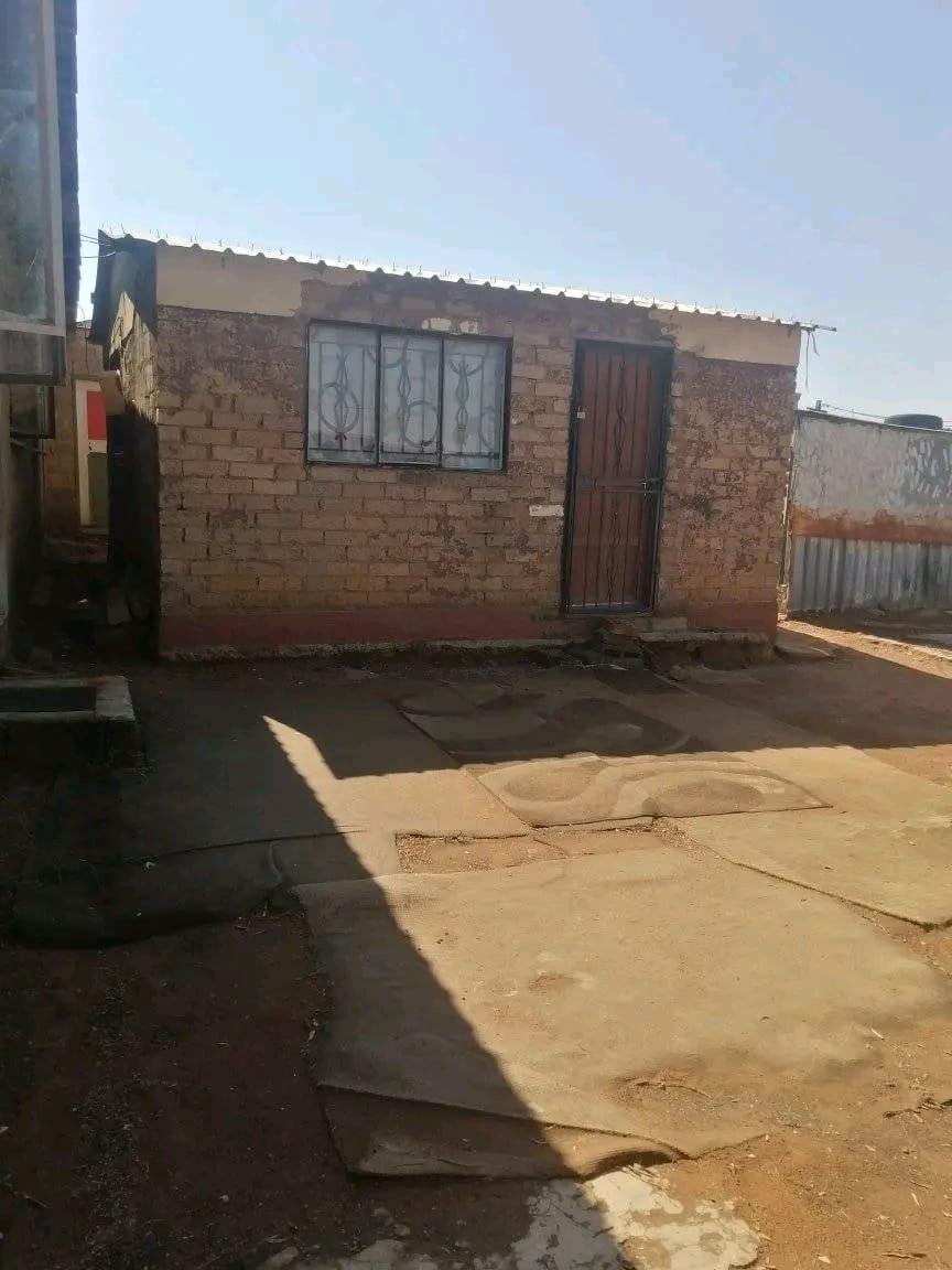 1 Bedroom Property for Sale in Bram Fischerville Gauteng
