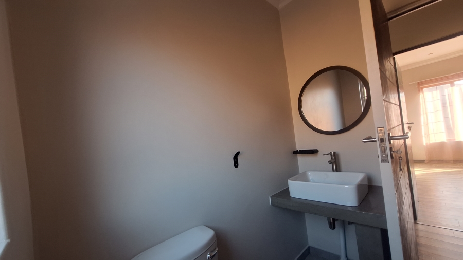 3 Bedroom Property for Sale in Thatchfield Estate Gauteng