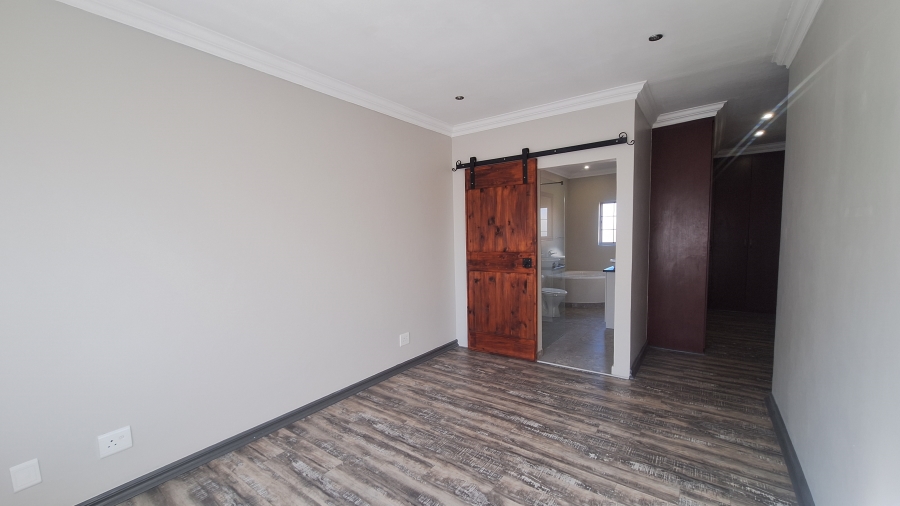 3 Bedroom Property for Sale in Thatchfield Estate Gauteng