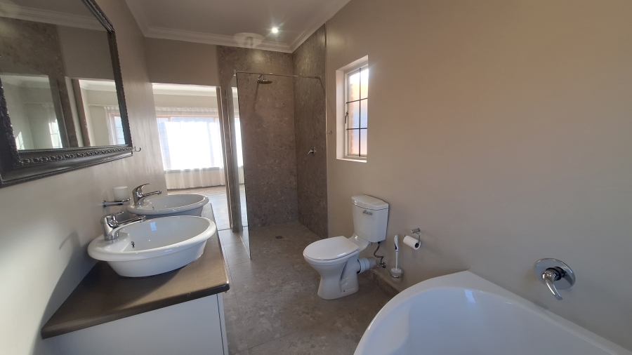 3 Bedroom Property for Sale in Thatchfield Estate Gauteng