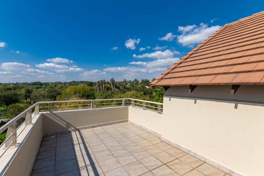 To Let 2 Bedroom Property for Rent in Fourways Gauteng