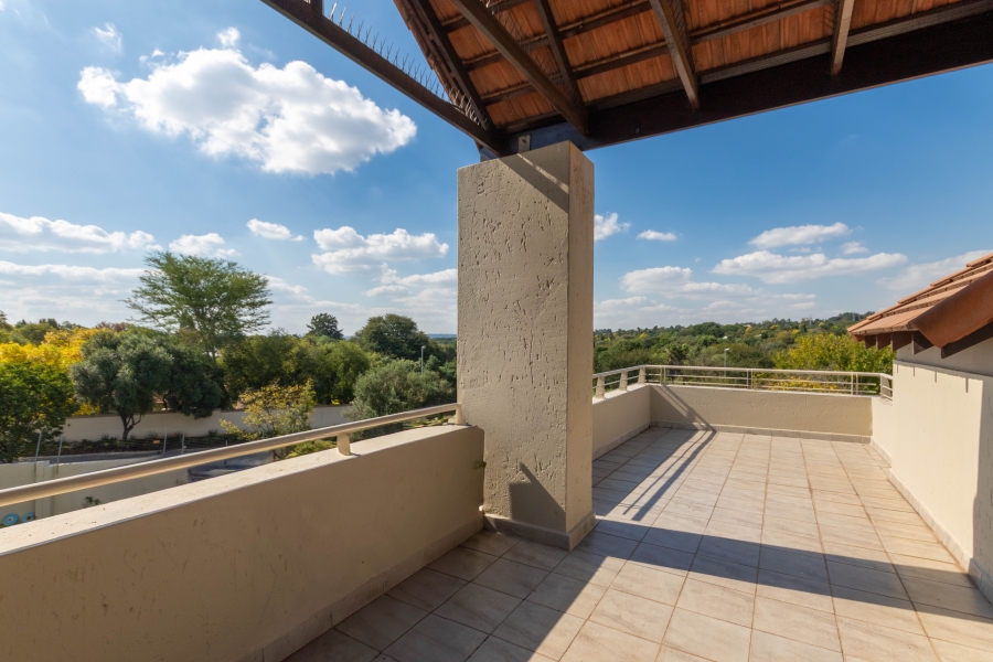 To Let 2 Bedroom Property for Rent in Fourways Gauteng