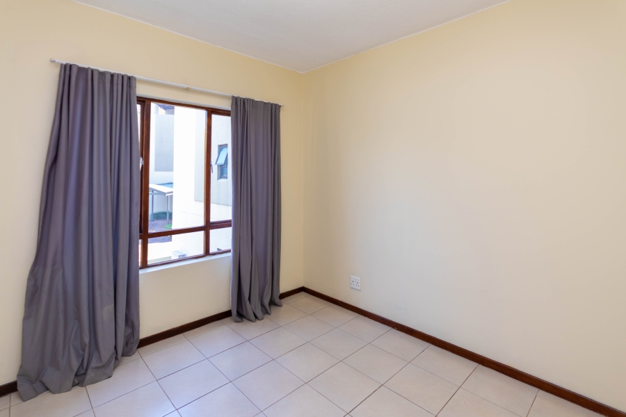 To Let 2 Bedroom Property for Rent in Fourways Gauteng