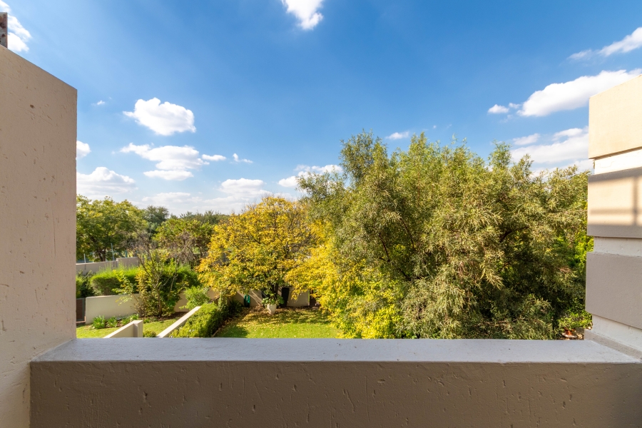 To Let 2 Bedroom Property for Rent in Fourways Gauteng