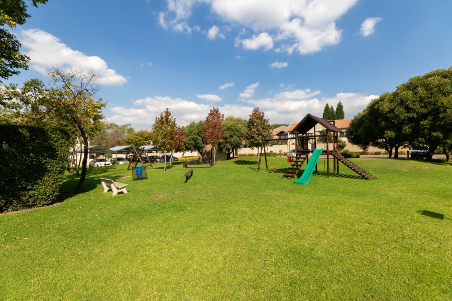 To Let 2 Bedroom Property for Rent in Fourways Gauteng