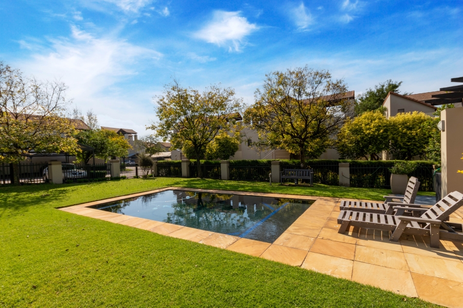 To Let 2 Bedroom Property for Rent in Fourways Gauteng