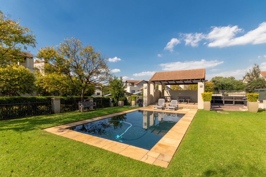 To Let 2 Bedroom Property for Rent in Fourways Gauteng
