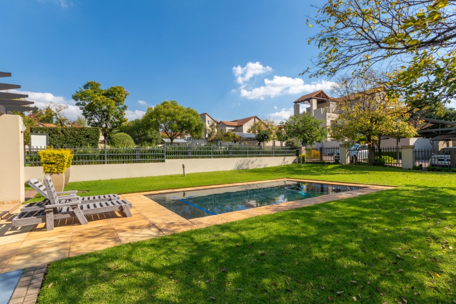 To Let 2 Bedroom Property for Rent in Fourways Gauteng