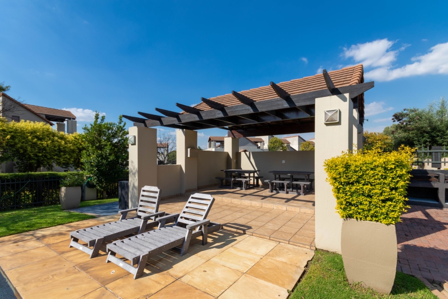 To Let 2 Bedroom Property for Rent in Fourways Gauteng