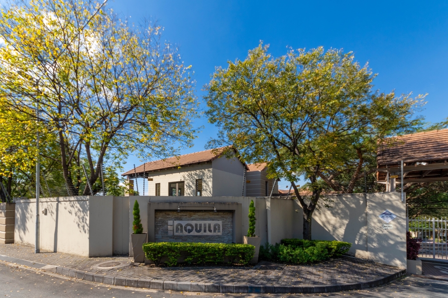 To Let 2 Bedroom Property for Rent in Fourways Gauteng