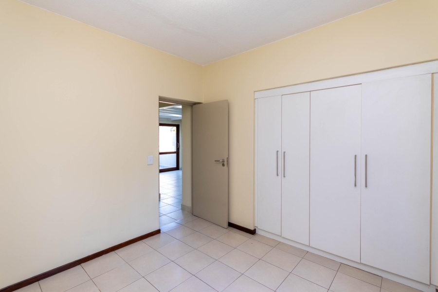 To Let 2 Bedroom Property for Rent in Fourways Gauteng