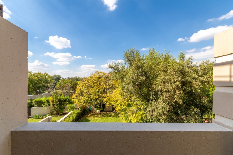 To Let 2 Bedroom Property for Rent in Fourways Gauteng