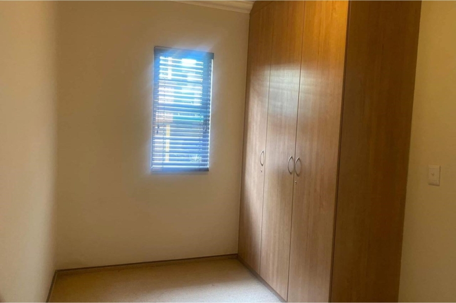 3 Bedroom Property for Sale in Die Hoewes Gauteng