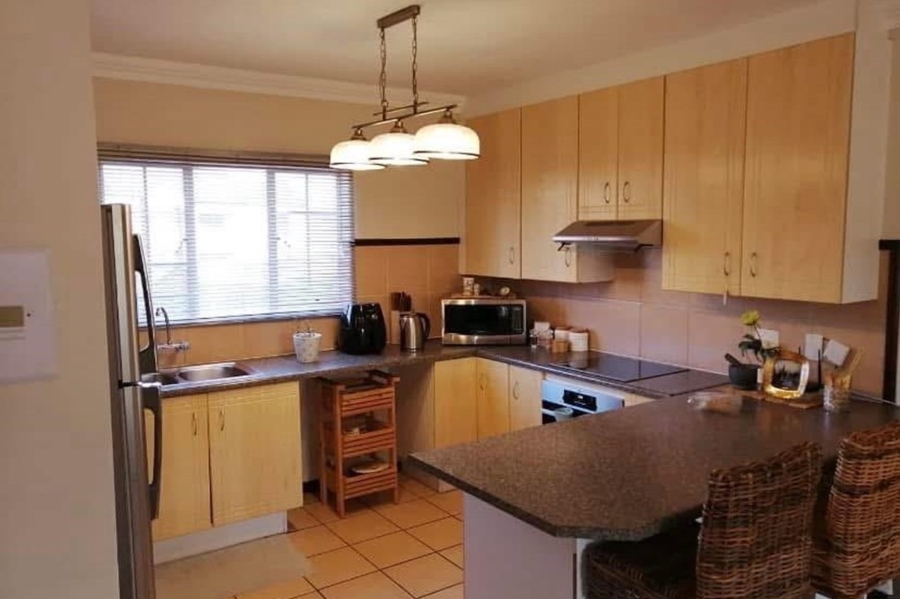 3 Bedroom Property for Sale in Die Hoewes Gauteng