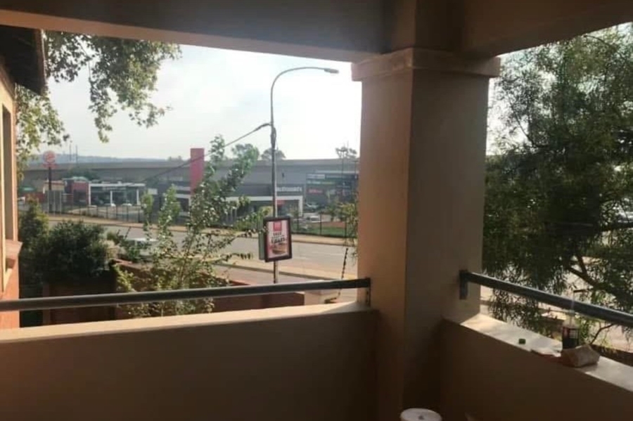 3 Bedroom Property for Sale in Die Hoewes Gauteng