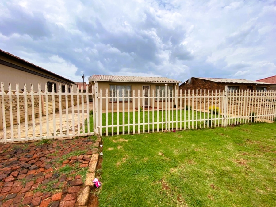 2 Bedroom Property for Sale in Sebokeng Zone 14 Gauteng