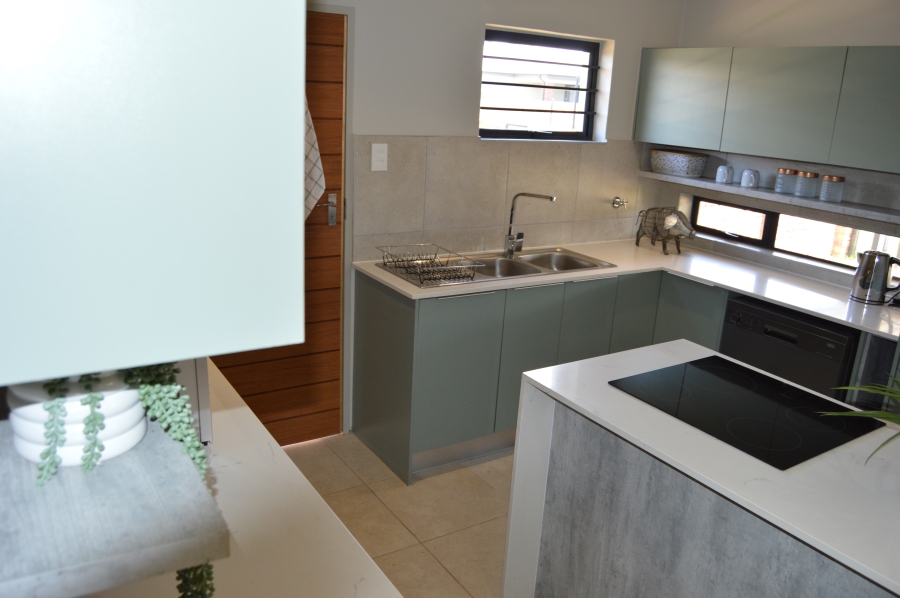 2 Bedroom Property for Sale in Lion Pride Gauteng