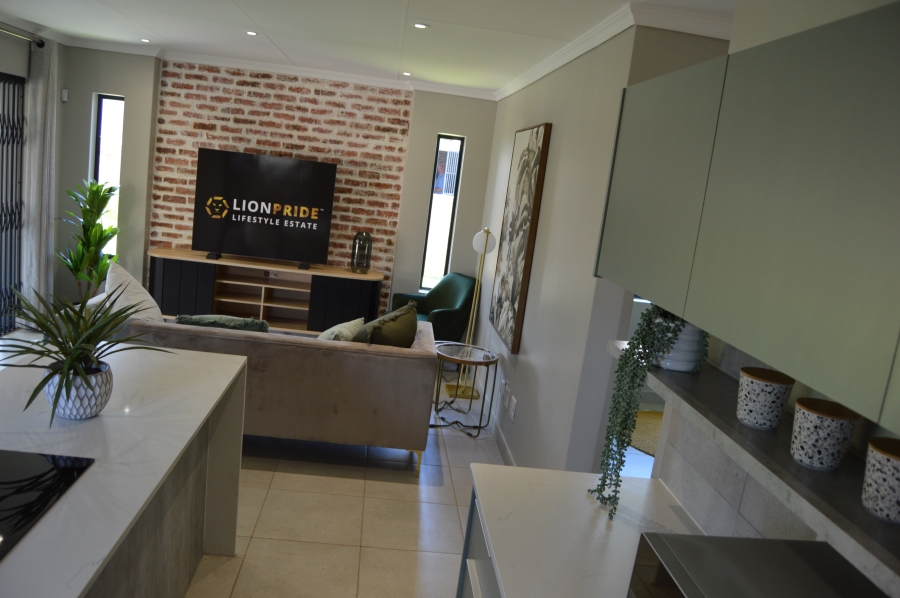 2 Bedroom Property for Sale in Lion Pride Gauteng