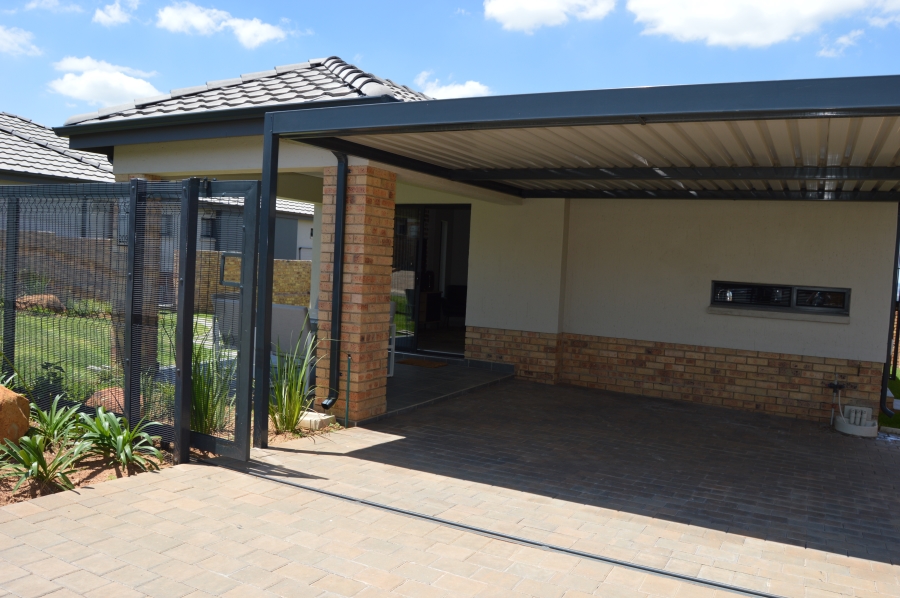 2 Bedroom Property for Sale in Lion Pride Gauteng