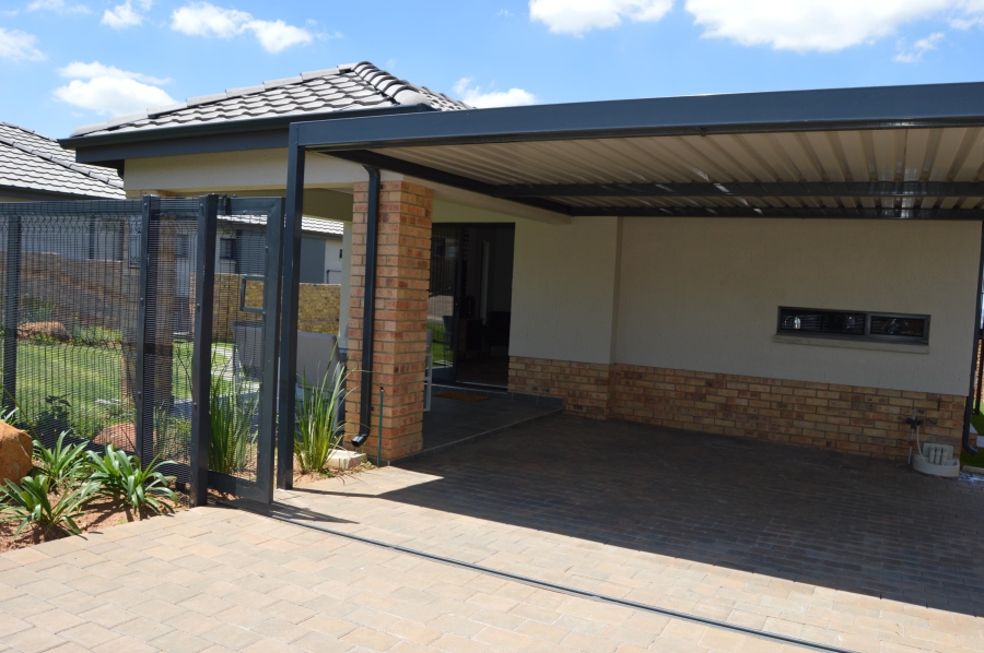 2 Bedroom Property for Sale in Lion Pride Gauteng