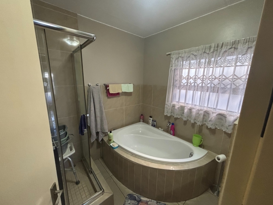 2 Bedroom Property for Sale in Brentwood Park Gauteng