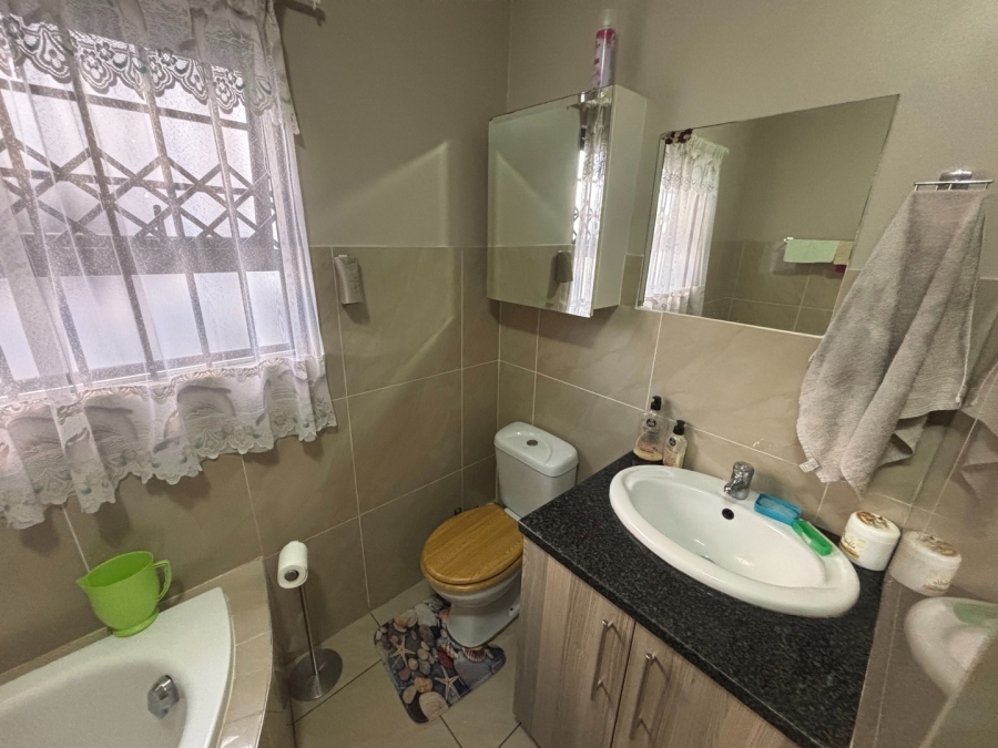 2 Bedroom Property for Sale in Brentwood Park Gauteng