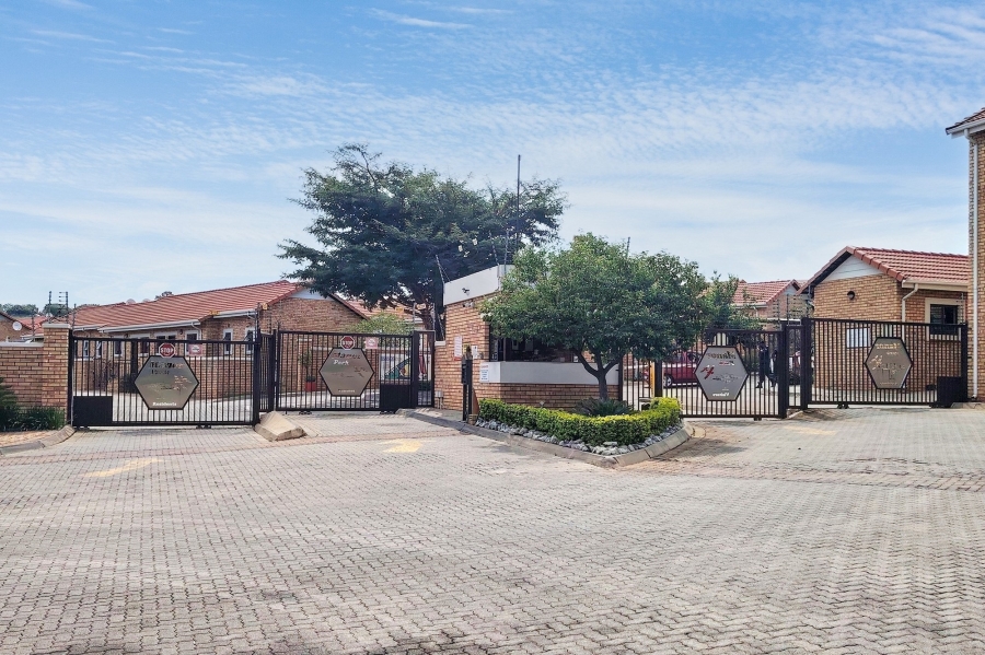 2 Bedroom Property for Sale in Randpark Ridge Gauteng