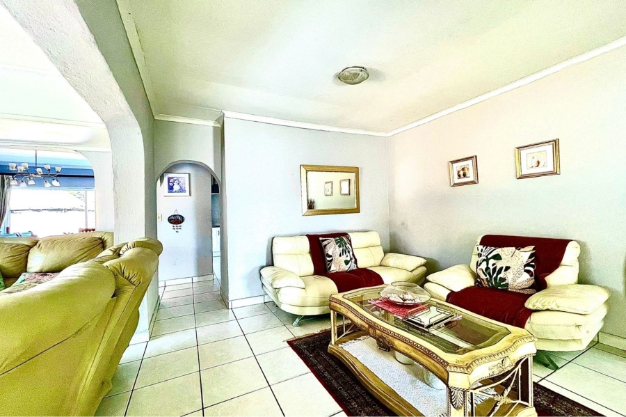 5 Bedroom Property for Sale in Eldoraigne Gauteng