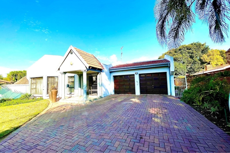 5 Bedroom Property for Sale in Eldoraigne Gauteng