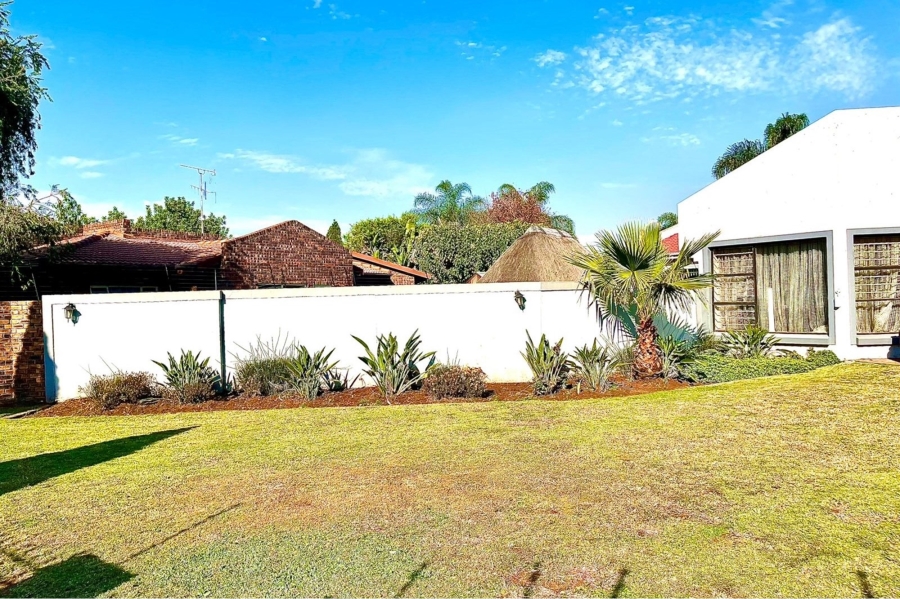 5 Bedroom Property for Sale in Eldoraigne Gauteng