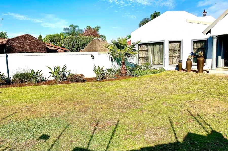 5 Bedroom Property for Sale in Eldoraigne Gauteng