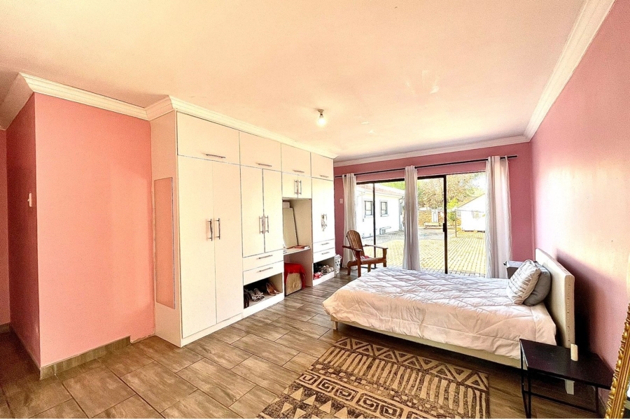 5 Bedroom Property for Sale in Eldoraigne Gauteng