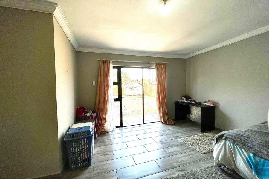 5 Bedroom Property for Sale in Eldoraigne Gauteng