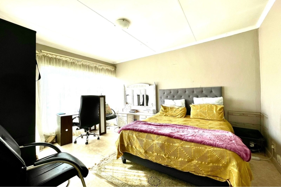 5 Bedroom Property for Sale in Eldoraigne Gauteng